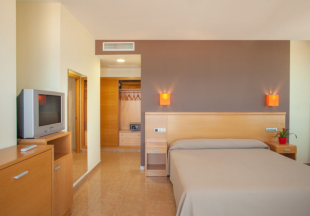 Hotel Rh Gijon & Spa กันดิอา ภายนอก รูปภาพ