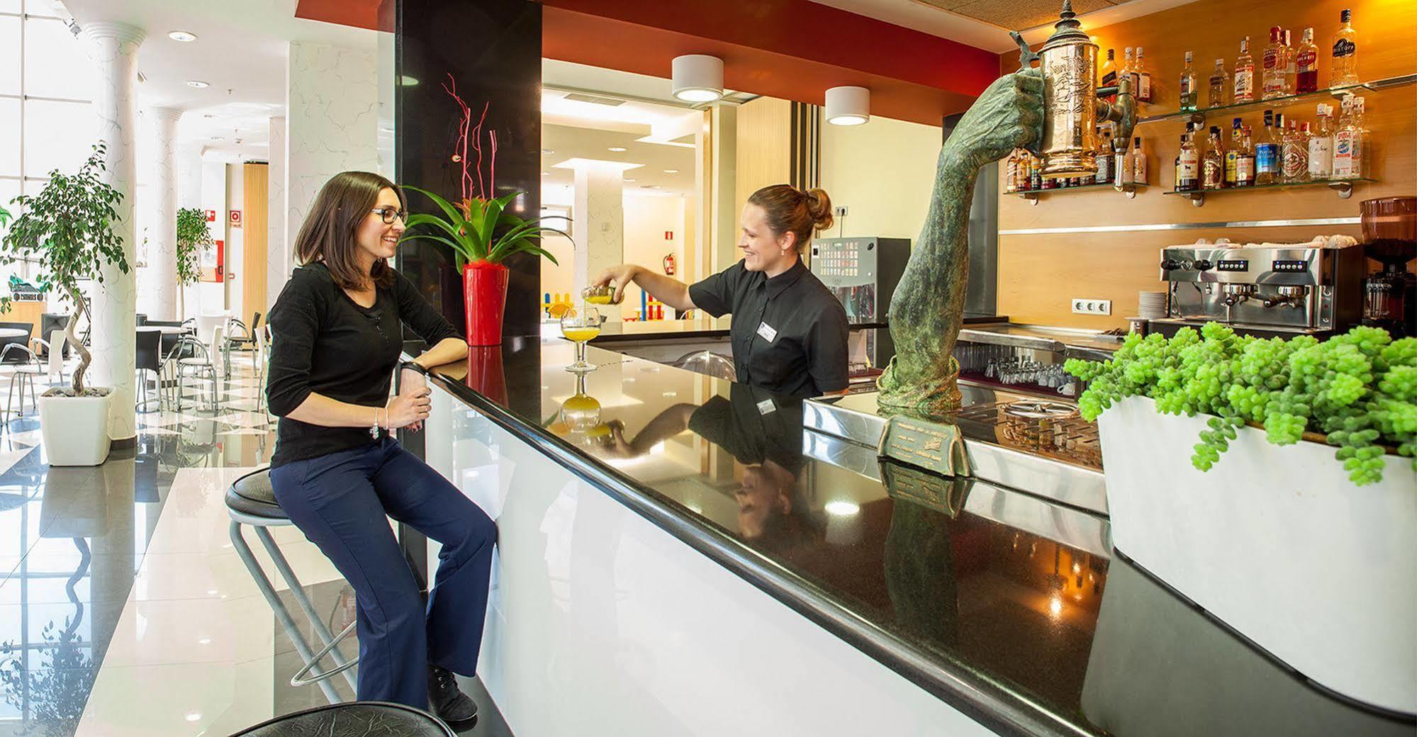Hotel Rh Gijon & Spa กันดิอา ภายนอก รูปภาพ